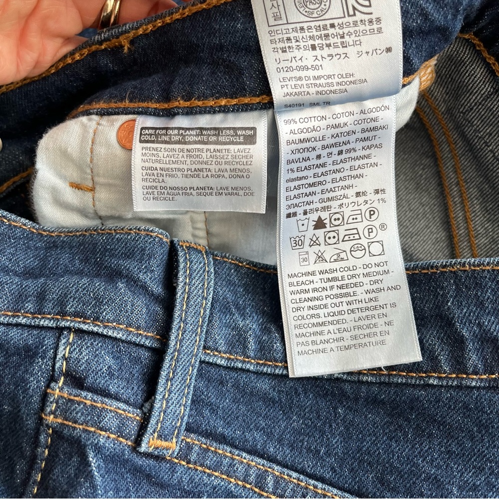 Levi’s Ribcage Straight - Picture 3 of 10